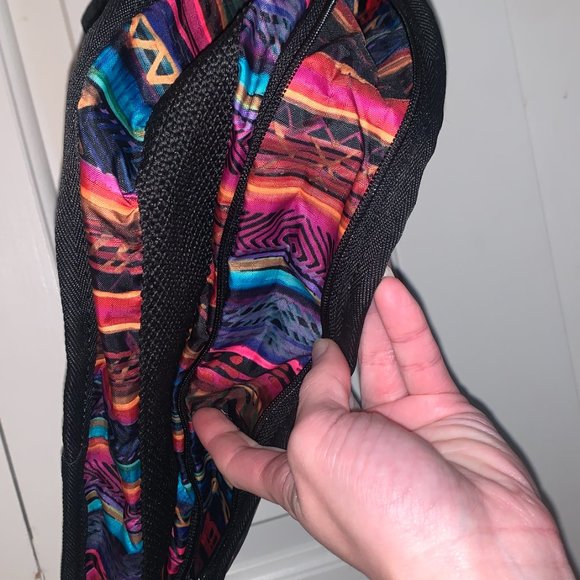 Lesportsac multicolor patterned shoulder or cross body bag - Picture 9 of 9